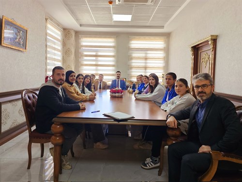  Kaymakamımız Ömer Tuğrul KUNDAKÇI, Mazıdağı Anadolu Lisesi Öğrencilerimiz Okul Sporları Genç Kızlar Futsal Takımını makamında ağırladı