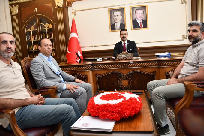 Kaymakamımız Ömer Tuğrul KUNDAKÇI,ÖSYM Koordinatörü Ziya Polat ve beraberindekilerle,ilçemizde üçüncüsü olacak YKS ile ilgili toplantı gerçekleştirdi.