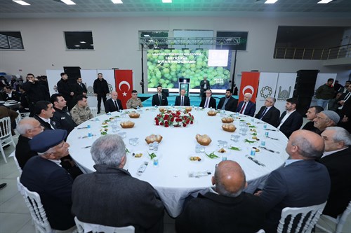  Valimiz Sayın Tuncay AKKOYUN İlçemizde Şehit ve Gazi aileleri ile Hemşehrilerimize iftar programı düzenledi.