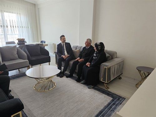 Kaymakamımız Ömer Tuğrul KUNDAKÇI Gazi Ailelerini Ziyaret Etti.